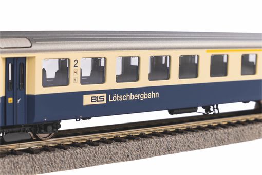 Piko EW I-Wagen 1. / 2. Klasse Wortschrift BLS IV Artikelnummer: 96086