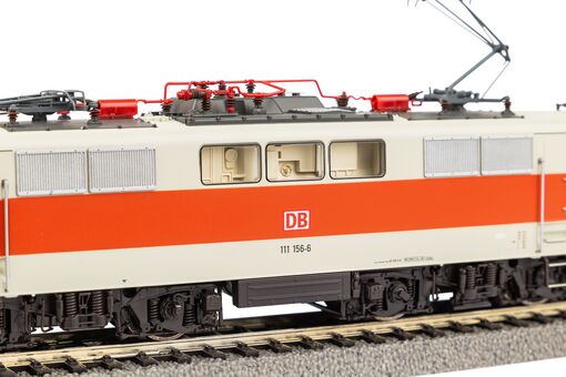 BR 111 Electric w/red stripe DB V Sound